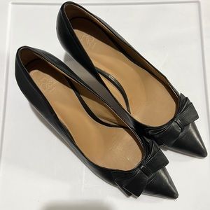 Ann Taylor Bow Pumps Size 8.5